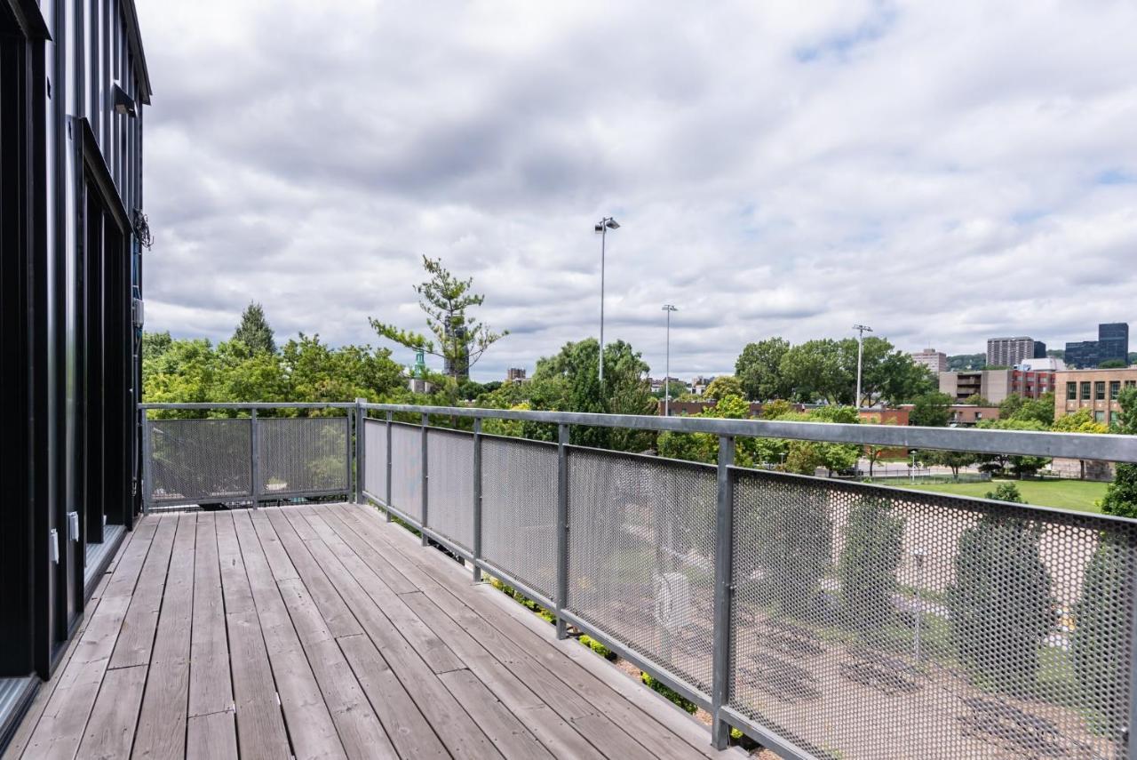 Cool And Clean Flat By Atwater Market By Den Stays Montréal Exterior foto